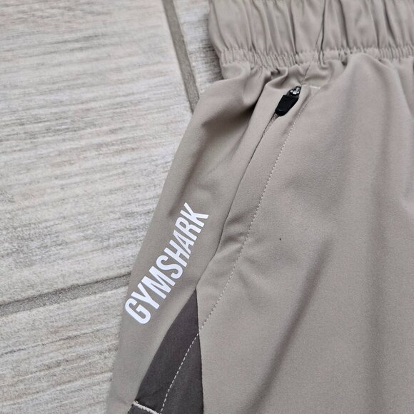 Gymshark Sport 5" Shorts Men Beige Training Zip Pocket Gym Workout Stretch S - Picture 3 of 6